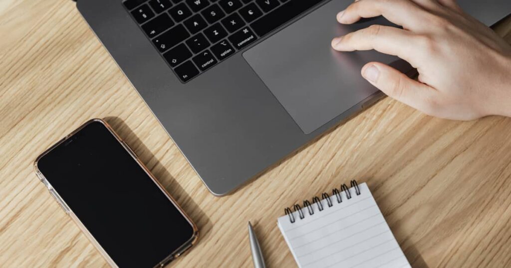 パソコンとスマートフォン